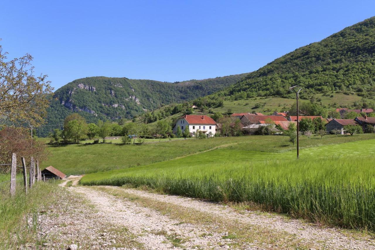 Goute La Vie Bed & Breakfast Marchamp Bagian luar foto