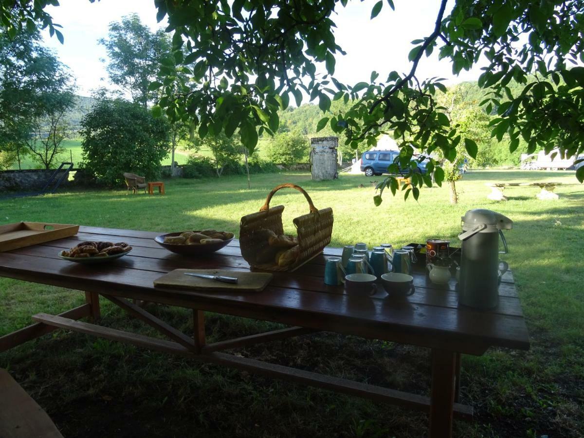 Goute La Vie Bed & Breakfast Marchamp Bagian luar foto