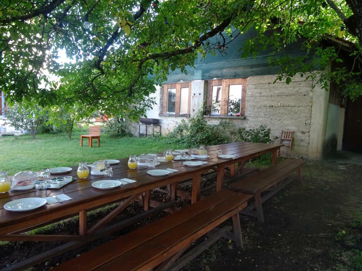 Goute La Vie Bed & Breakfast Marchamp Bagian luar foto