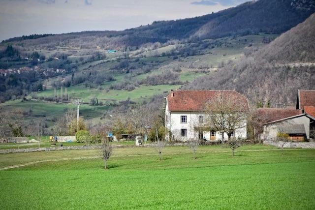 Goute La Vie Bed & Breakfast Marchamp Bagian luar foto