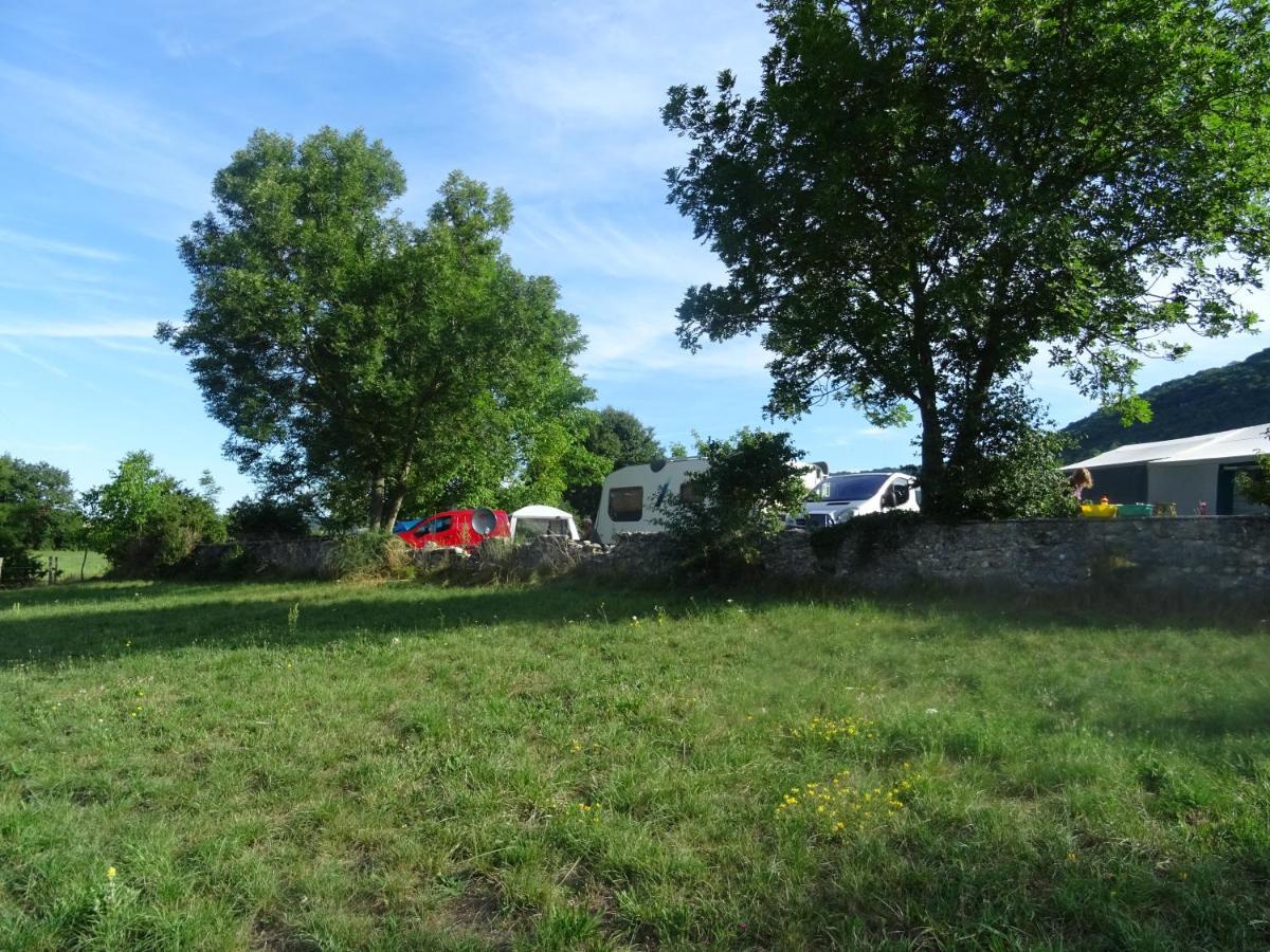 Goute La Vie Bed & Breakfast Marchamp Bagian luar foto